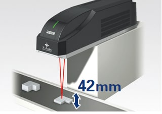 3軸雷射刻印機，在42 mm範圍內可變焦刻印
